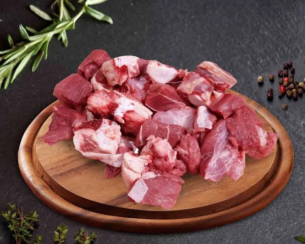 Beef bone-in curry cut 1 kg